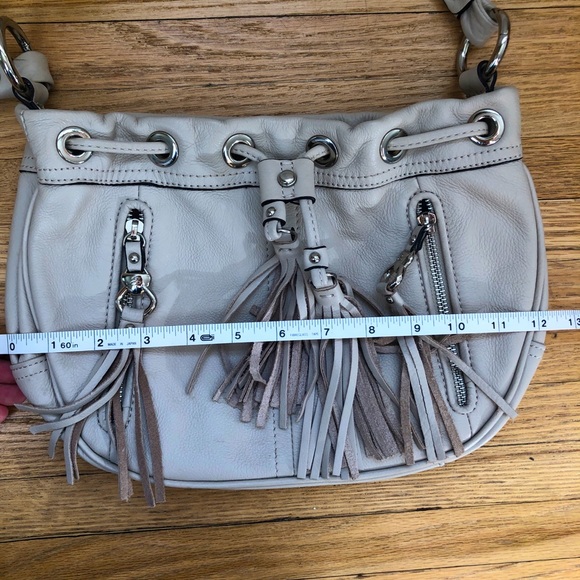 B. Makowsky White Leather Dakota Fringe Crossbody - Picture 9 of 11